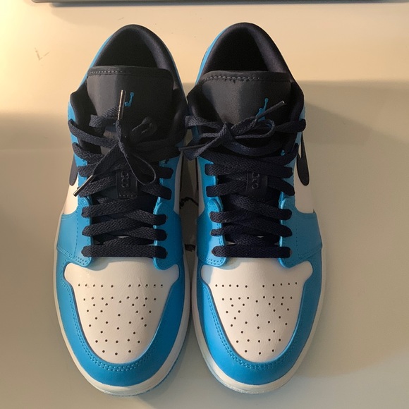 Air Jordan low “UNC” size